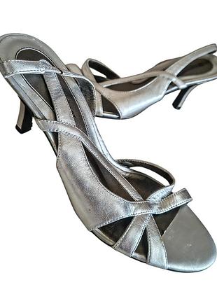 Кожаные серебряные босоножки naturalizer prissy n5 comfort (размер 39.5 - 40 / 9m) y2k