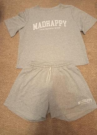 Спортивный костюм madhappy. состояние хорошее, без дырок и пятен. удобный и стильный.