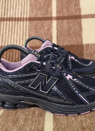 Женские кроссовки new balance 1906r