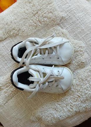 Кеди-кросівочки шкіряні дитячі ''adidas", 💯 original. 10,5 см.