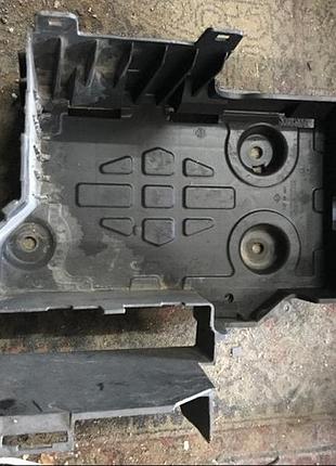 Б/у полка под аккумулятор renault laguna 2, 8200183327