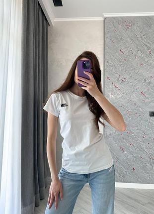 Біла футболка tnf