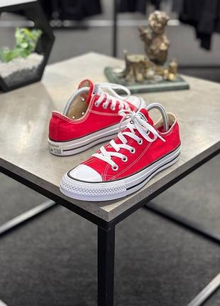 Класичні низькі кеди converse chuck taylor all star ox у яскраво-червоному кольорі (артикул моделі найчастіше m9696c).