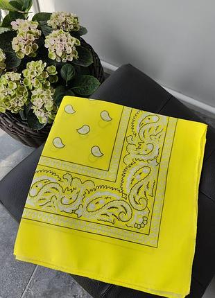 Бандана жовта з візерунком пейслі (огірки), 54х54 см