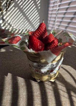 набор натуральных свечей «клубника в корзине» ручной работы 🍓