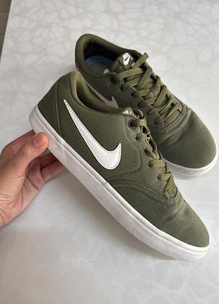 Кеди від nike в кольорі хакі 41 розміру