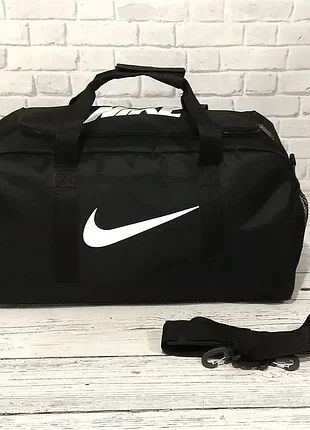 Спортивная дорожная сумка nike черная большая для тренировок путешествий