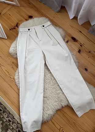 Молочні брюки zara