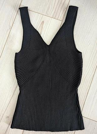 Майка zara с интересным фасоном в рубчик, с