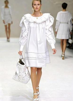 Огорни себе ніжністю: біла сукня dolce gabbana