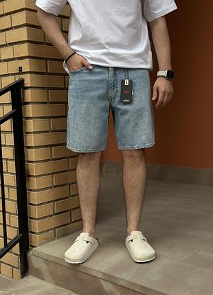 Levi’s 468 блакитні шорти з легкого деніму. дуже зручна та практична модель.