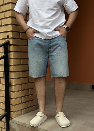 Levi’s 501 блакитні шорти, вільного крою. легкий денім.