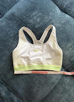 Топ від nike