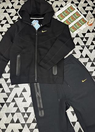 Костюм nike nocta tech fleece чоловічий чорного кольору
