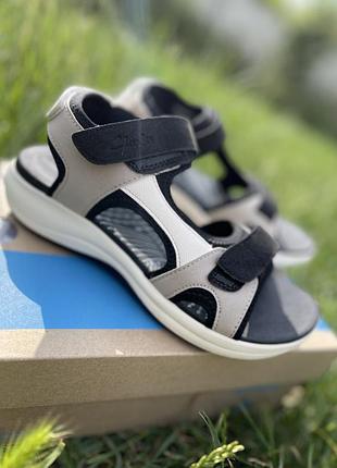 Босоніжки жіночі ( оригінал) clarks mira bay кольору флінт.