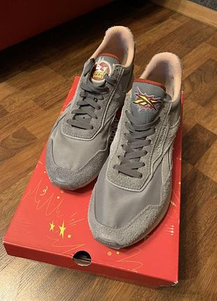 Чоловічі кросівки reebok looney tuney classic legacy az gw4301 (9us)