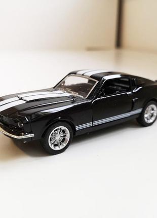 Модель автомобіля ford mustang. іграшкова машинка форд мустанг. металева машинка ford mustang