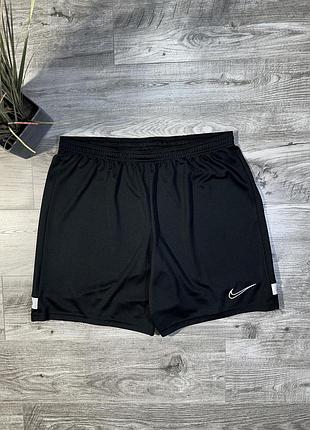 Оригінальні, спортивні шорти - nike