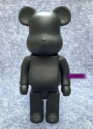 Дизайнерська іграшка беарбрік чорний. статуетка bearbrick 28 см. фігурка для інтер'єру ведмідь беарбрік. bearbrick 400% black