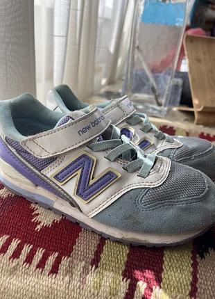 Кросівки new balance 996 у дитячому розмірі з фіолетовим язичком та блакитною замшею 32 розмір