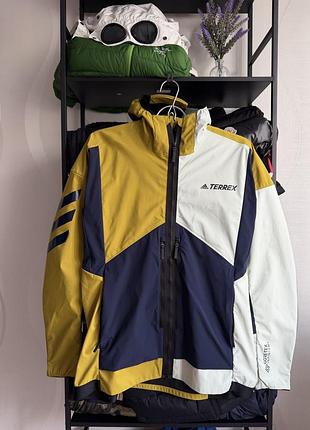 Жіноча куртка/ вітровка adidas terrex skyclimb gore tex infinium jacket