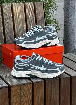 Чоловічі кросівки сірі легкі зручні nike initiator