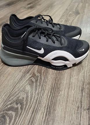 Жіночі кросівки nike