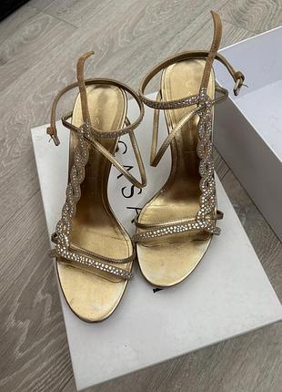Босоніжки casadei оригінал розмір 37