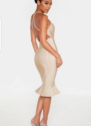 Бандажное платье футляр с открытой спинкой бежевое платье prettylittlething 8