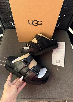 Оригінальні нові уггі ugg шльопнці на плоскій підошві.