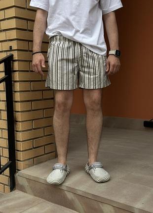 Zara пляжні шорти в смужку. мають сітку в середині