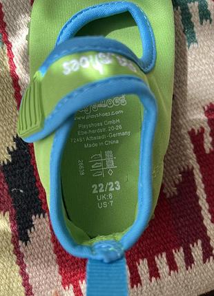 Дитячі аквашузи playshoes салатового кольору з блакитними вставками та застібкою на липучці