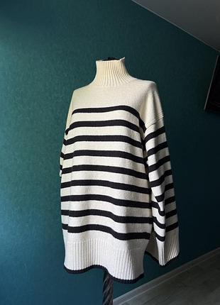 Оверсайз светр у смужку h&m з високим коміром, боковими розрізами