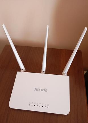Wi-fi роутер tenda n301 в хорошем рабочем состоянии.