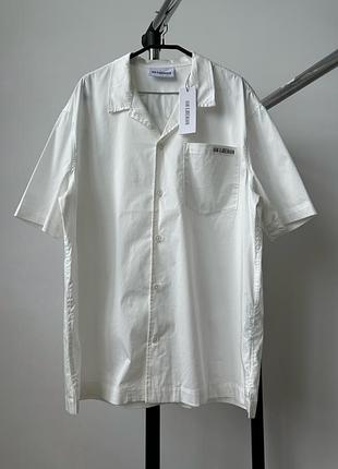 Біла чоловіча сорочка на короткому рукаві короткий рукав han kjobenhavn logo white short sleeve summer button shirt мужская рубашка белая летняя