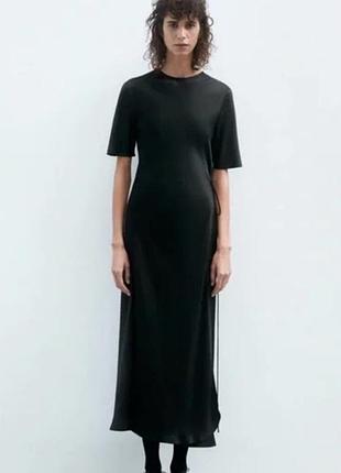 Чорна атласна сукня zara міді, розмір m
