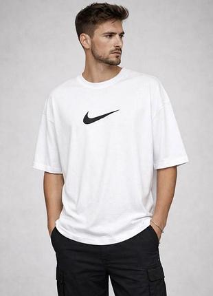 Чоловіча літня футболка вільного крою nike.