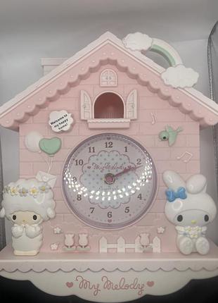 Великий настінний годинник виконаний у формі будиночка в стилі my melody від sanrio