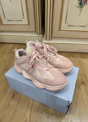 Adidas кросівки рожеві