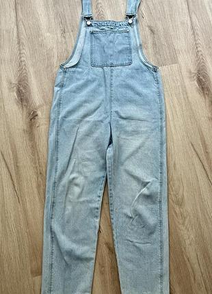 Джинсовий комбінезон pull&bear