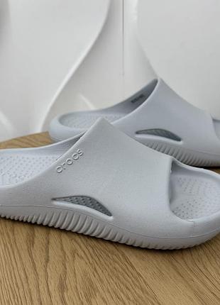Нові оригінальні шльопанці crocs m6w8