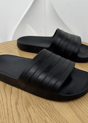 Оригінальні шльопанці adidas