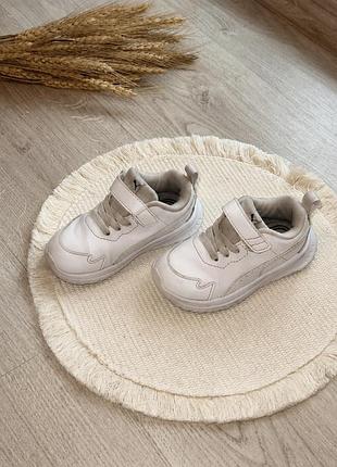 Кросівки puma для дитини, розмір 22 (устілка 14 см)