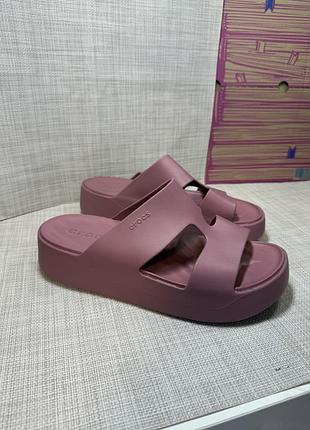 Оригинальные шлепанцы на платформе crocs