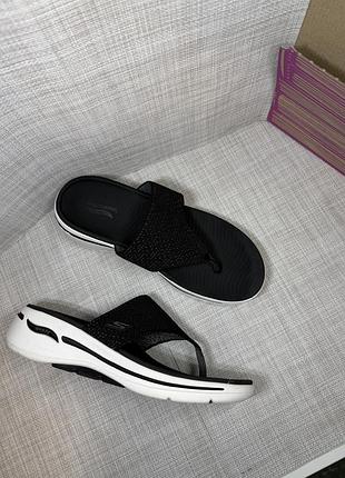 Оригинальные шлепанцы skechers