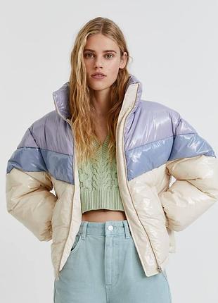 Бежевая виниловая куртка оверсайз pull &amp; bear / теплая осенняя куртка разм. m - l