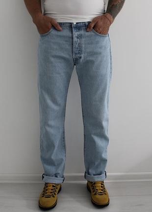 Неймовірно красиві чоловічі джинси levi’s premium 501 блакитного кольору