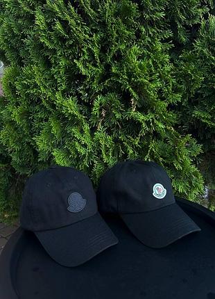 Кепка від moncler