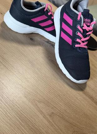 Кросівки на дівчинку 32 р орегінал adidas !