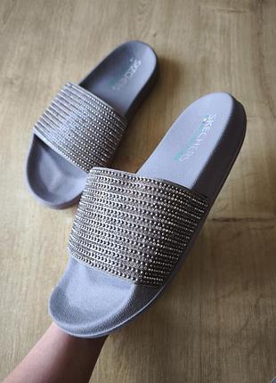 Стильні жіночі шльопанці skechers, р.39.